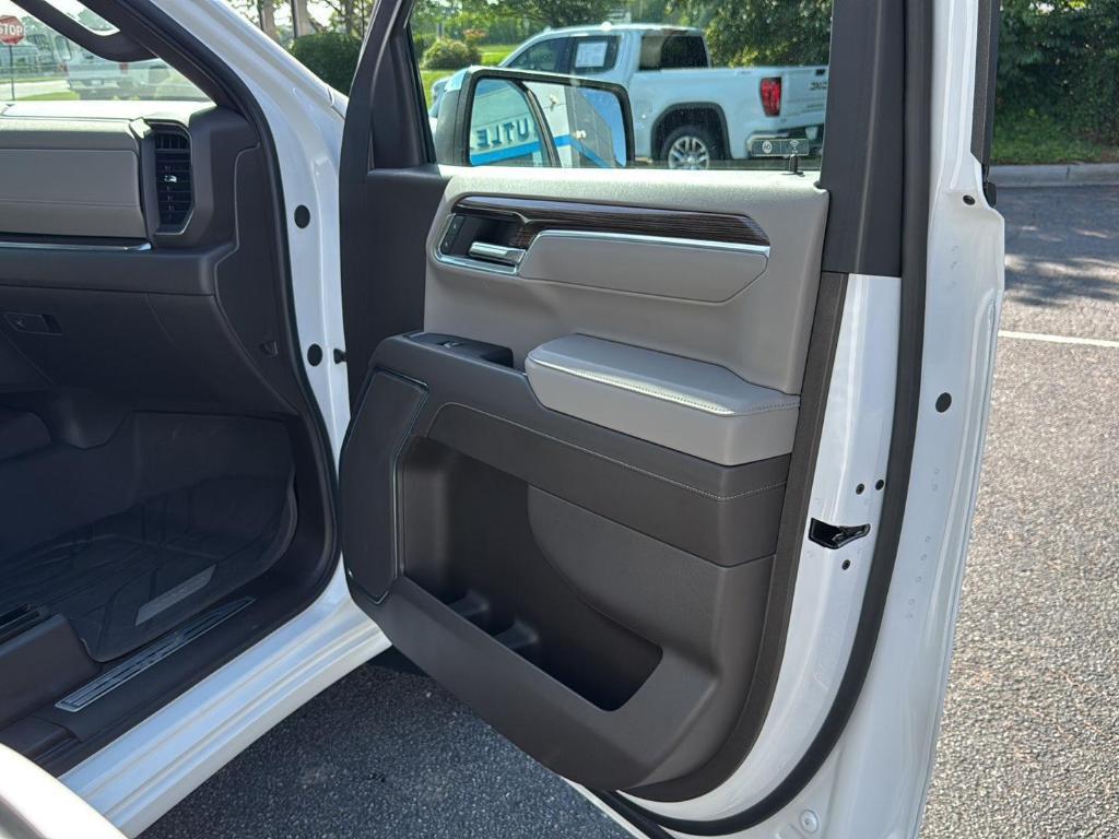 used 2024 Chevrolet Silverado 1500 car, priced at $39,999