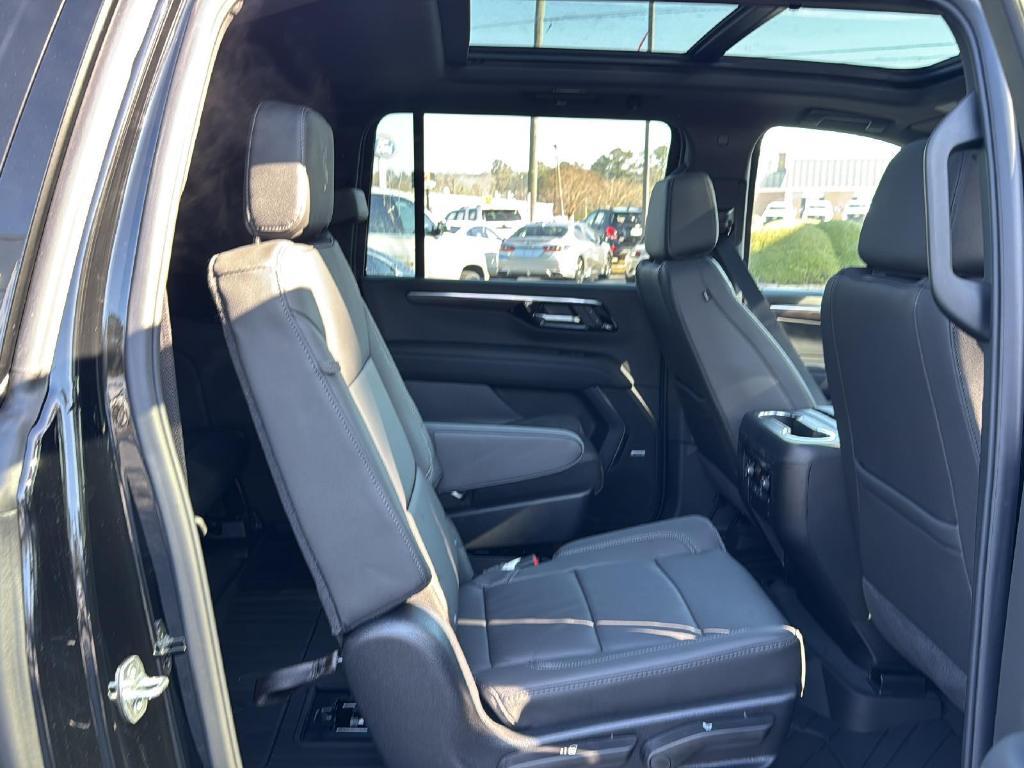 new 2025 Chevrolet Suburban car, priced at $78,050