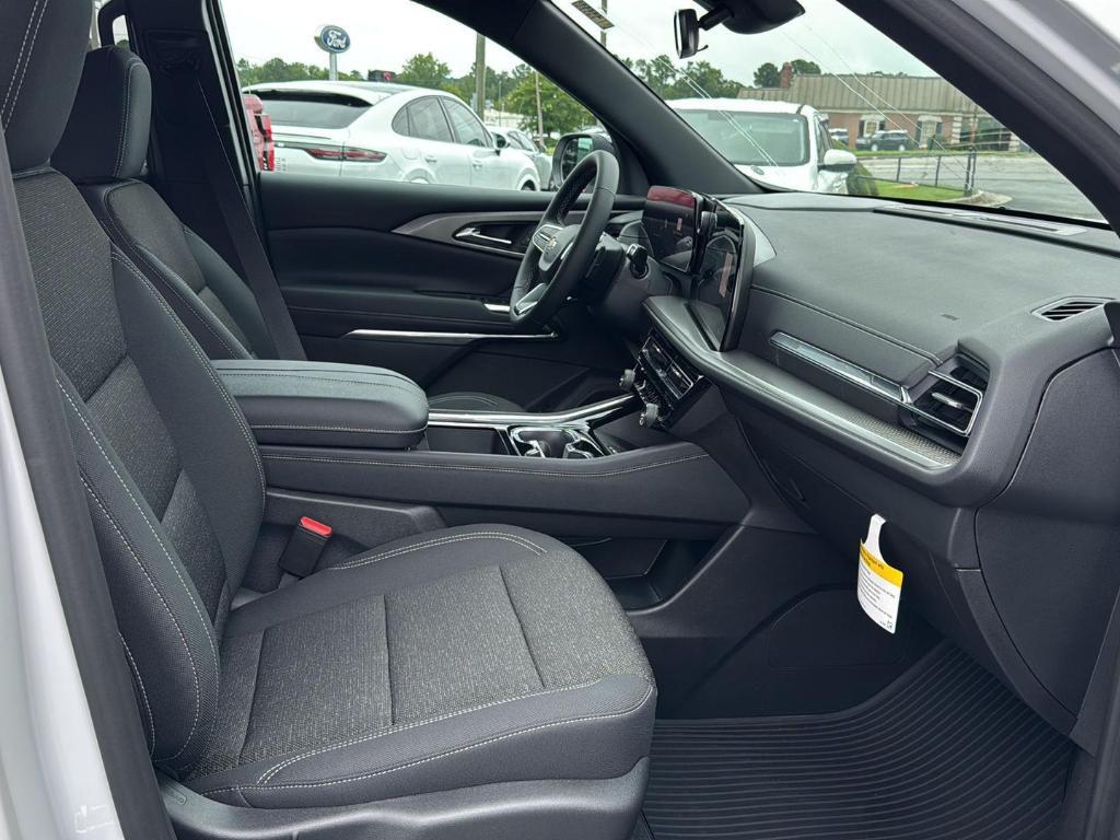 new 2026 Chevrolet Traverse car, priced at $43,170