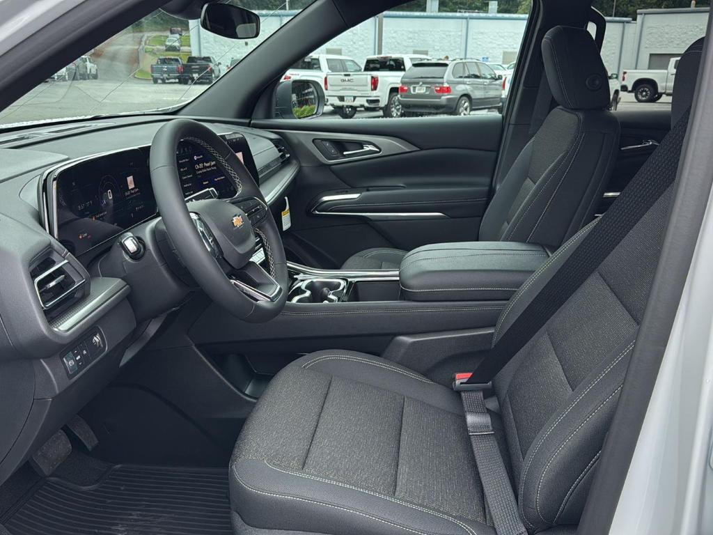 new 2026 Chevrolet Traverse car, priced at $43,170
