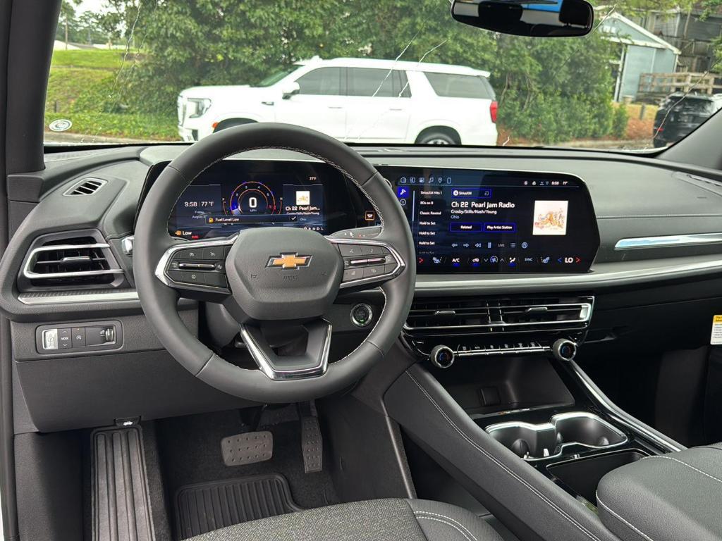 new 2026 Chevrolet Traverse car, priced at $43,170