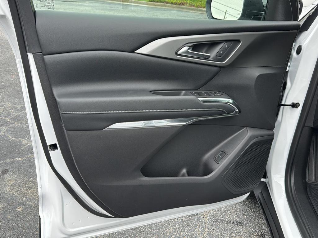new 2026 Chevrolet Traverse car, priced at $43,170