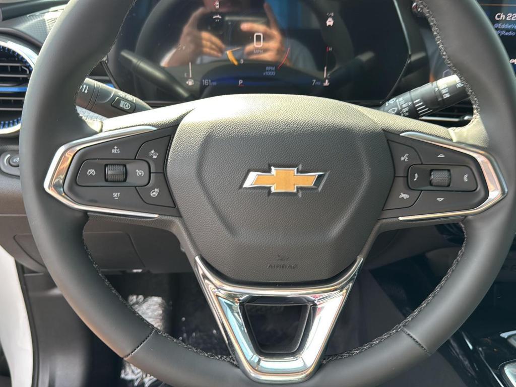 new 2025 Chevrolet Trax car, priced at $24,775