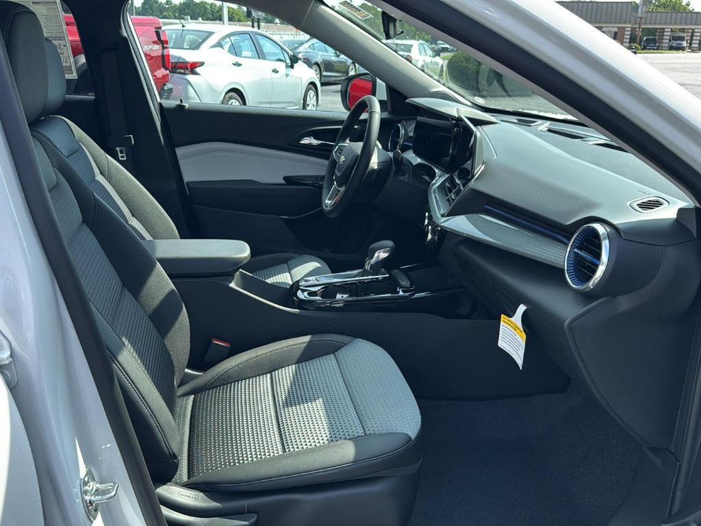 new 2025 Chevrolet Trax car, priced at $24,775