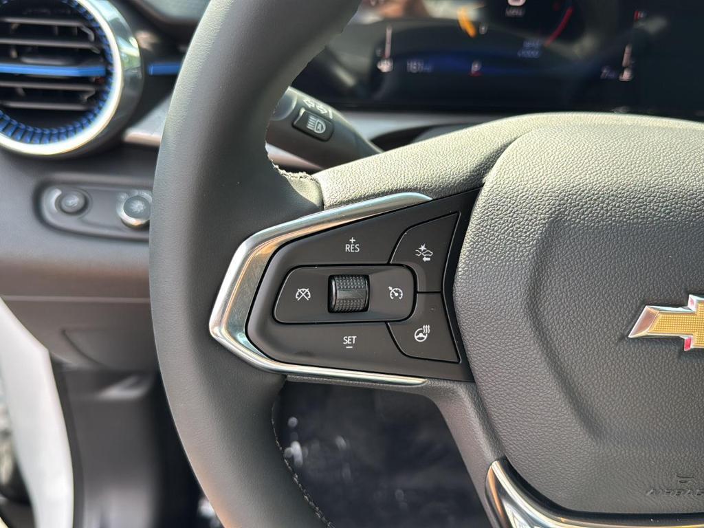 new 2025 Chevrolet Trax car, priced at $24,775