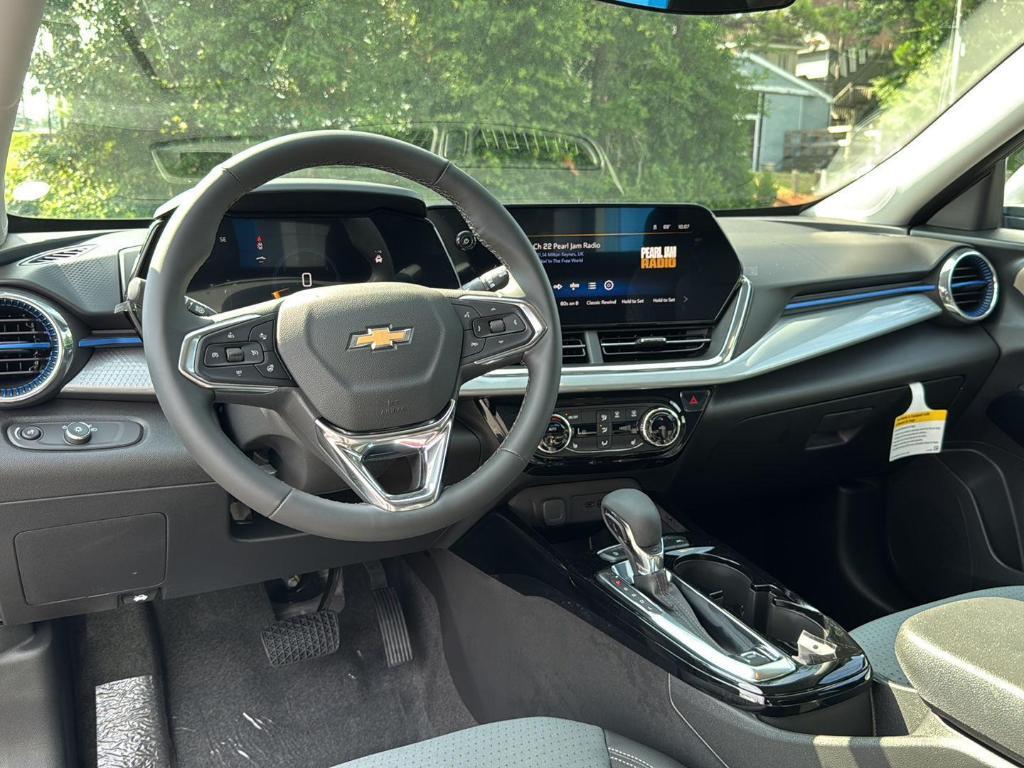 new 2025 Chevrolet Trax car, priced at $24,775