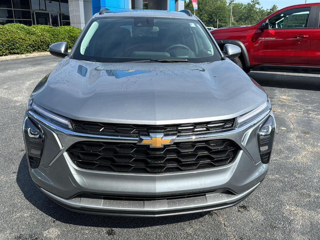 new 2025 Chevrolet Trax car, priced at $24,775