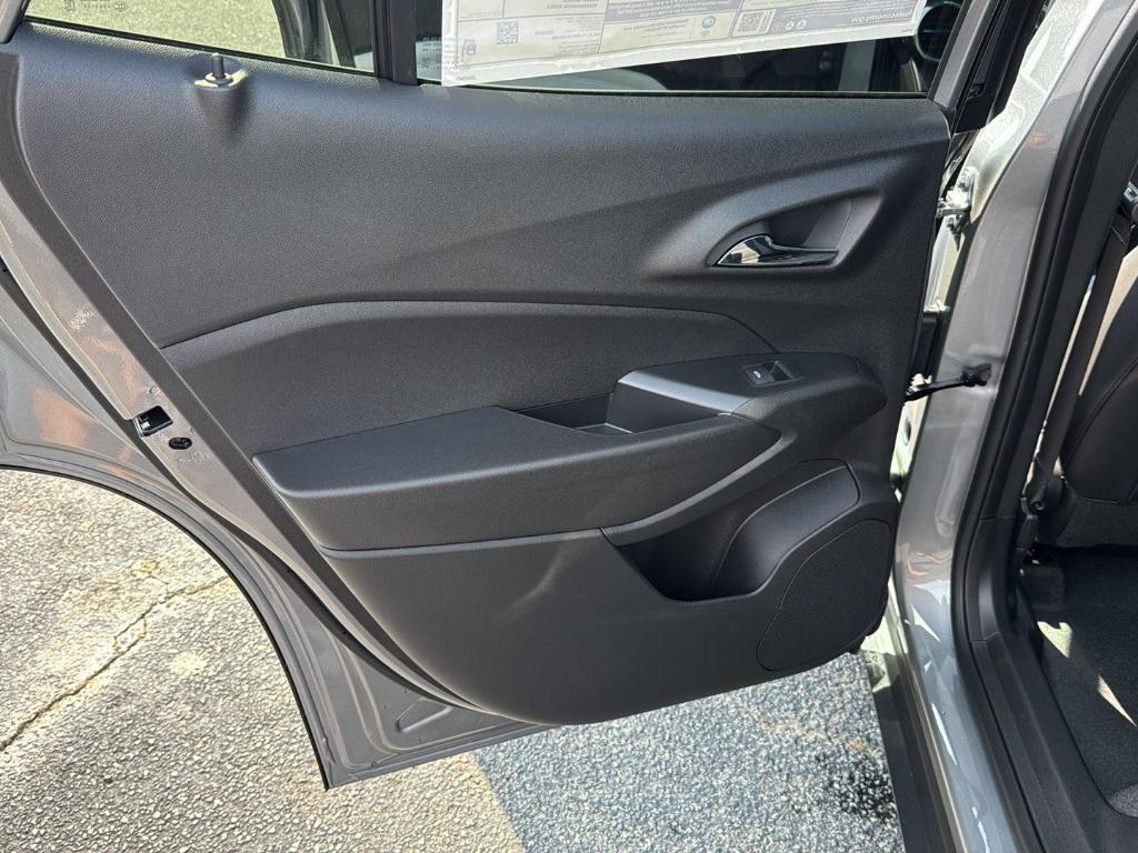 new 2025 Chevrolet Trax car, priced at $24,775
