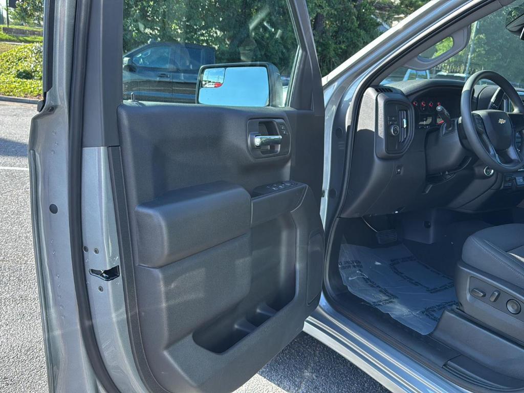 new 2025 Chevrolet Silverado 1500 car, priced at $43,555