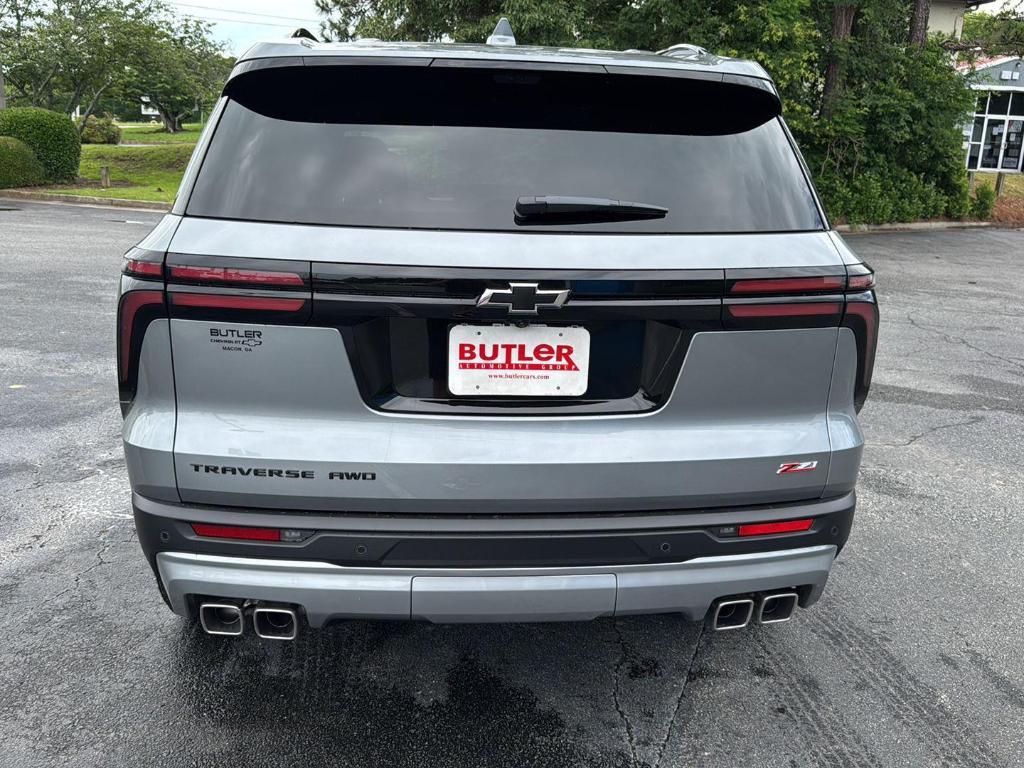 new 2025 Chevrolet Traverse car