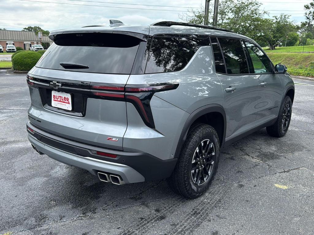 new 2025 Chevrolet Traverse car