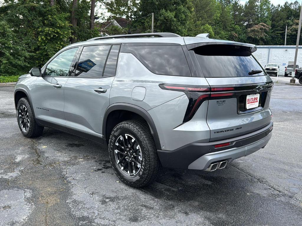 new 2025 Chevrolet Traverse car
