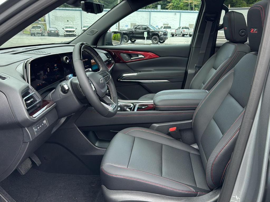 new 2025 Chevrolet Traverse car