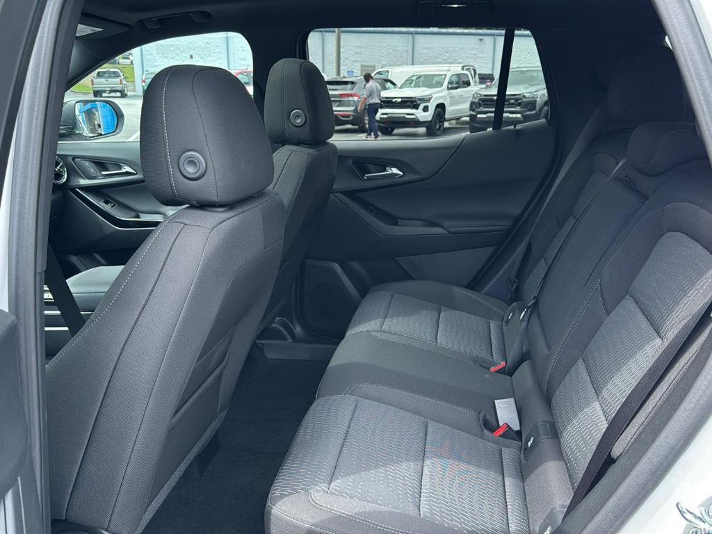 new 2026 Chevrolet Equinox car, priced at $33,030