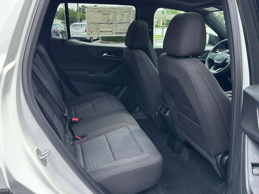 new 2026 Chevrolet Equinox car, priced at $33,030