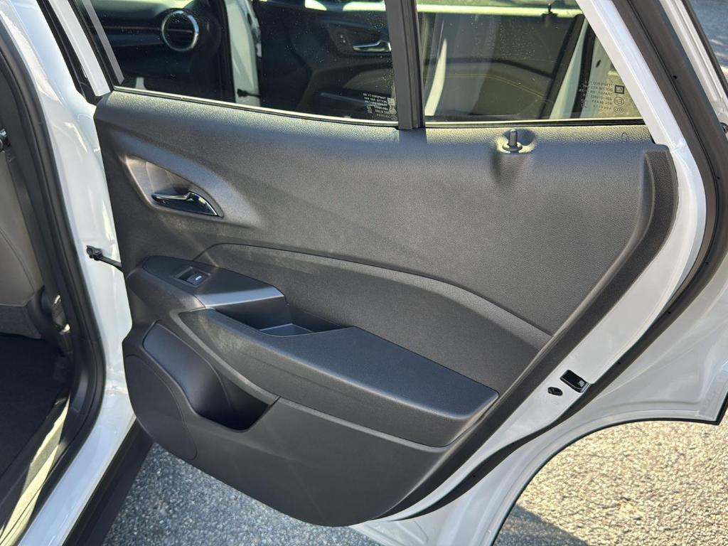 new 2025 Chevrolet Trax car, priced at $26,875