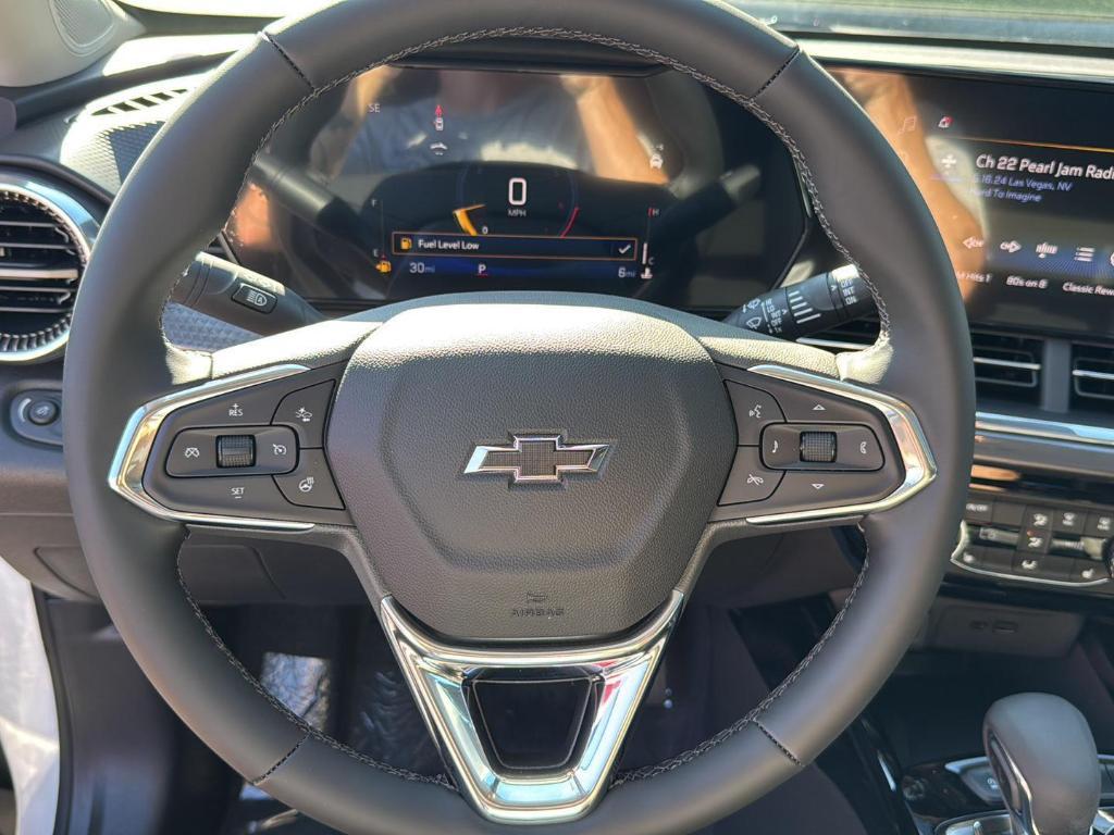 new 2025 Chevrolet Trax car, priced at $26,875