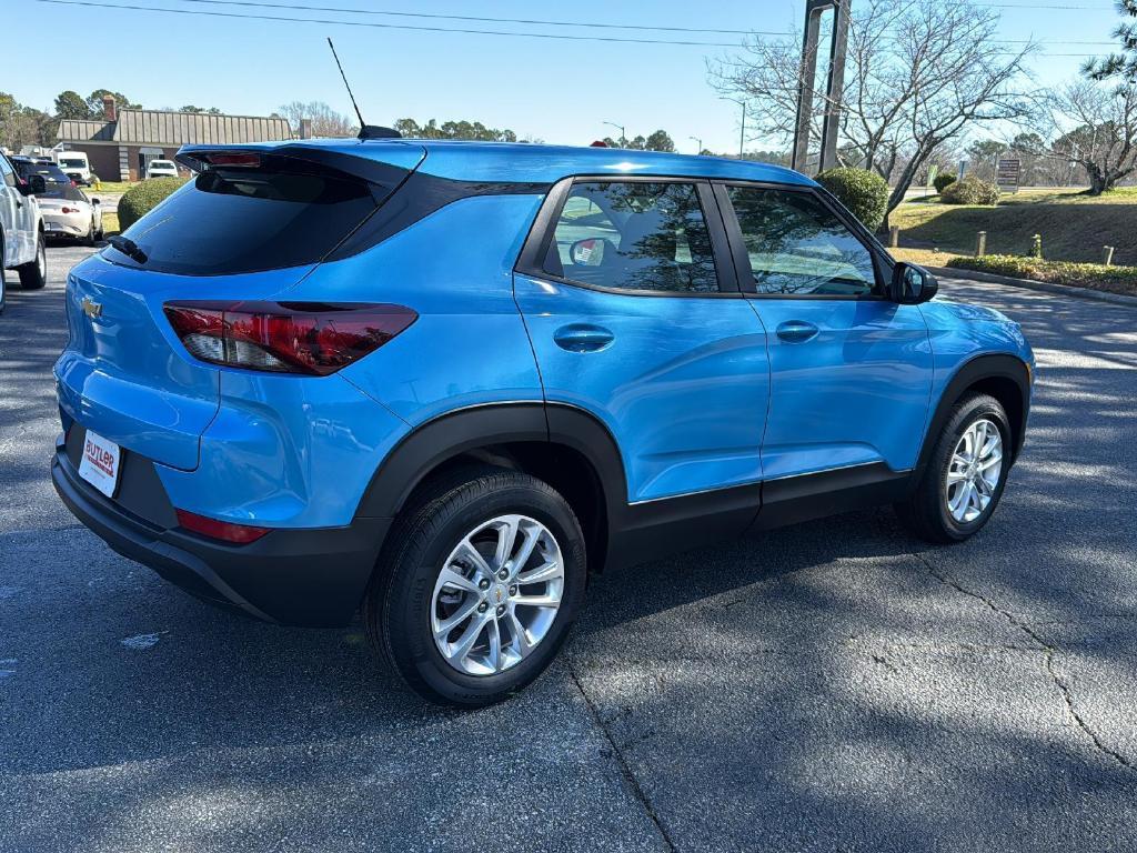 new 2025 Chevrolet TrailBlazer car, priced at $23,625