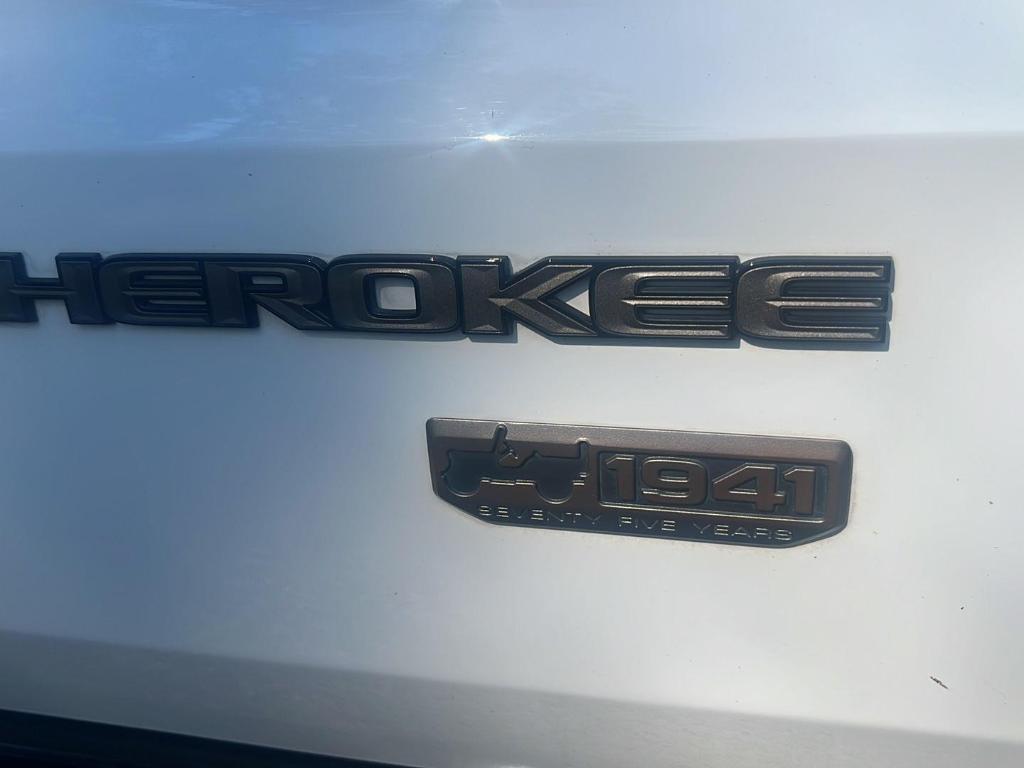 used 2016 Jeep Grand Cherokee car, priced at $22,000