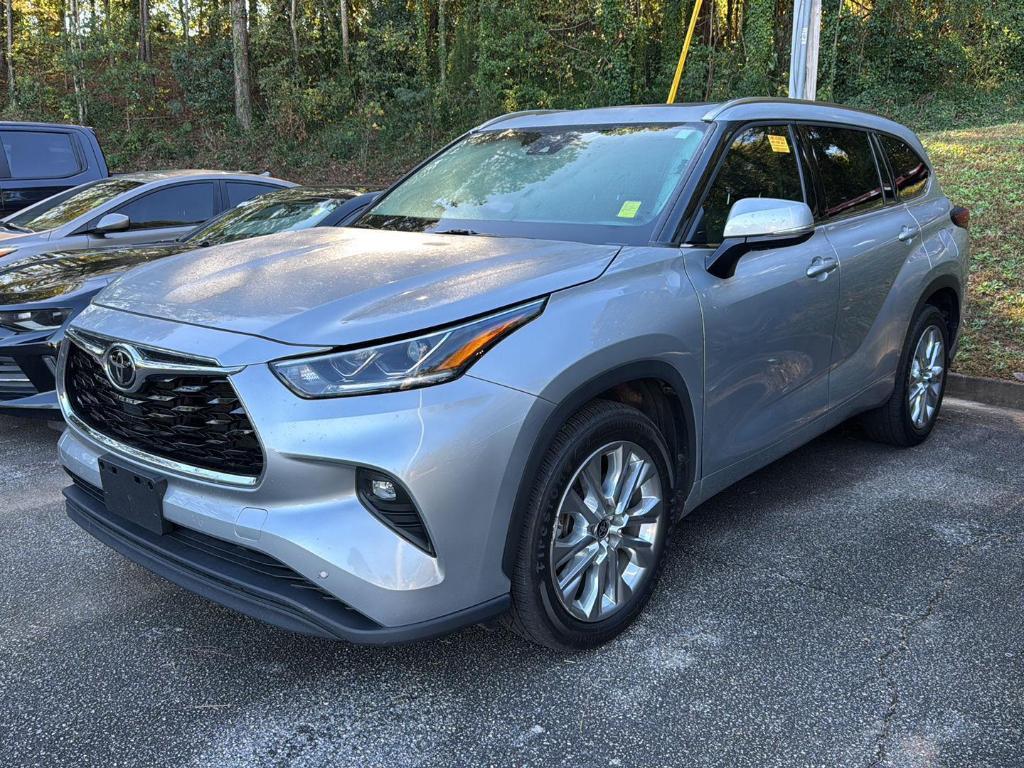 used 2022 Toyota Highlander car, priced at $37,995