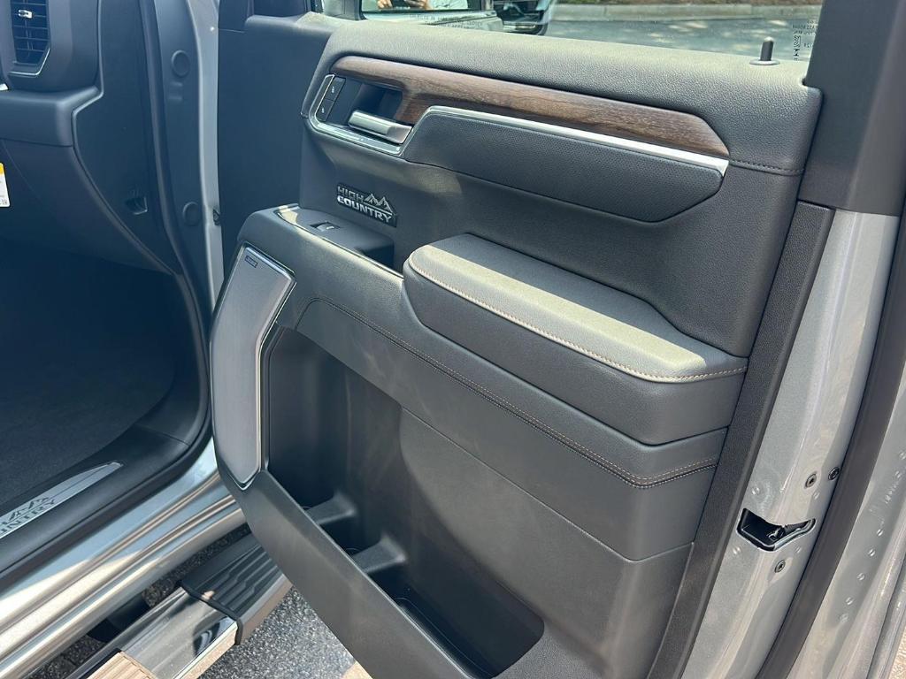 new 2025 Chevrolet Silverado 1500 car, priced at $73,905