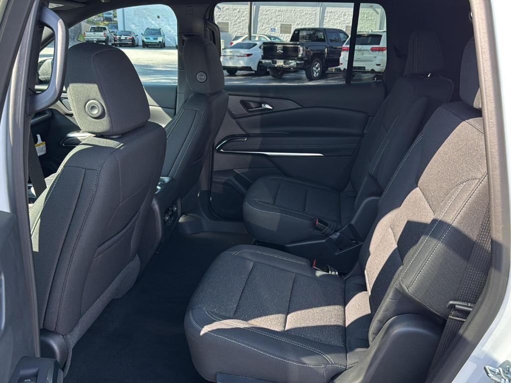 new 2025 Chevrolet Traverse car, priced at $42,820