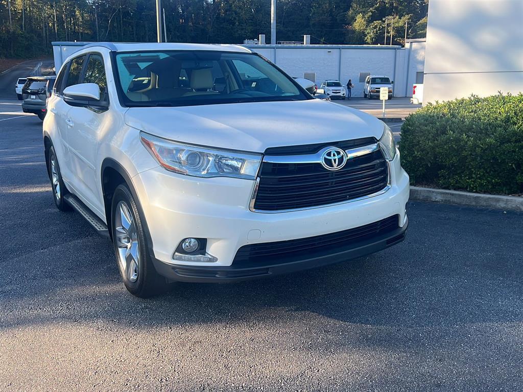 used 2014 Toyota Highlander car, priced at $17,995