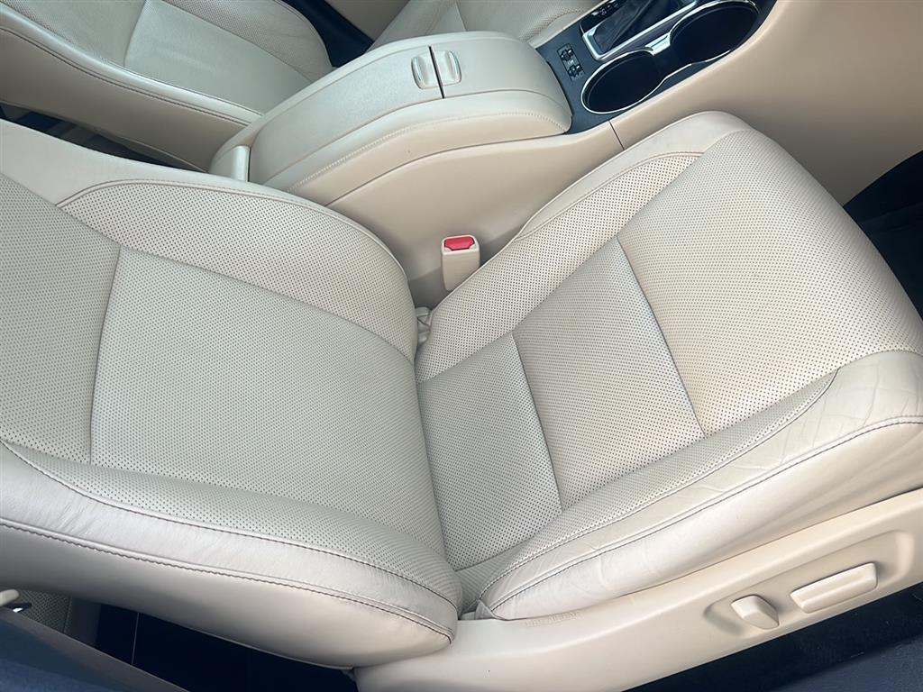 used 2014 Toyota Highlander car, priced at $17,995