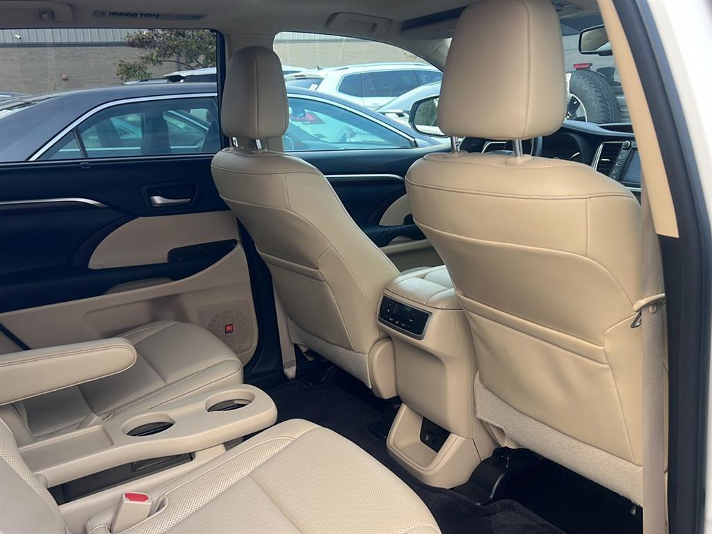 used 2014 Toyota Highlander car, priced at $17,995