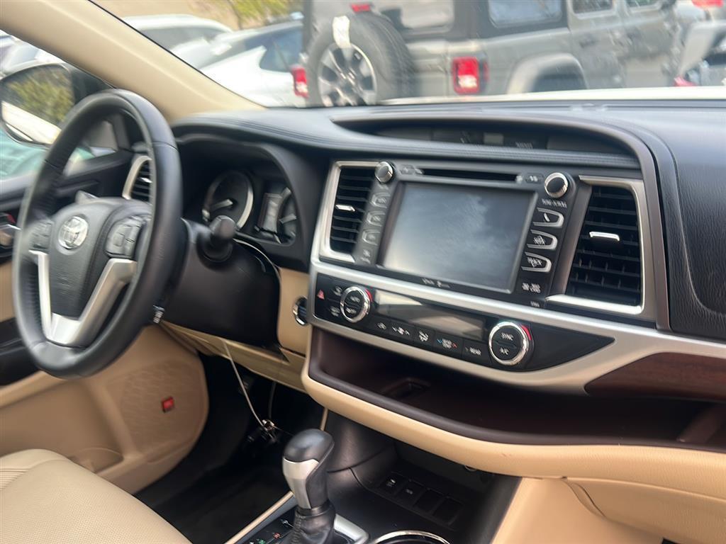 used 2014 Toyota Highlander car, priced at $17,995