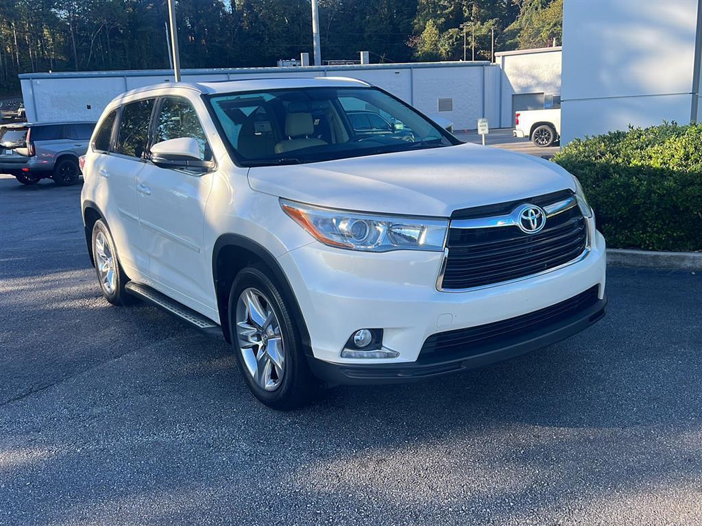 used 2014 Toyota Highlander car, priced at $17,995