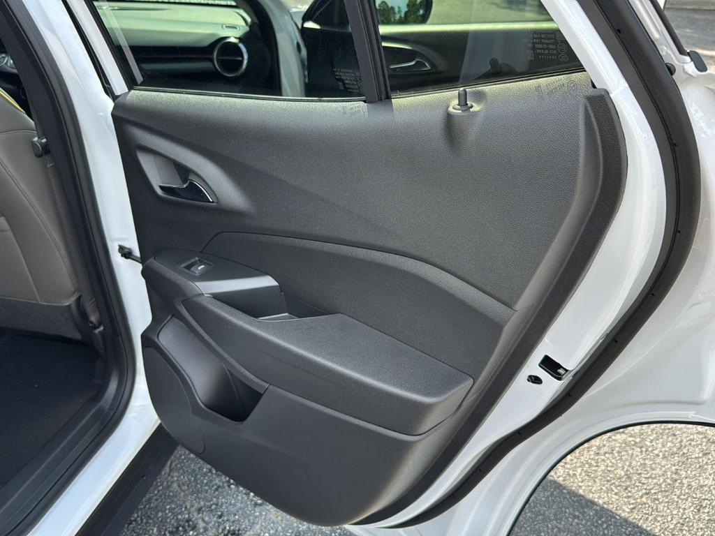 new 2025 Chevrolet Trax car, priced at $25,980
