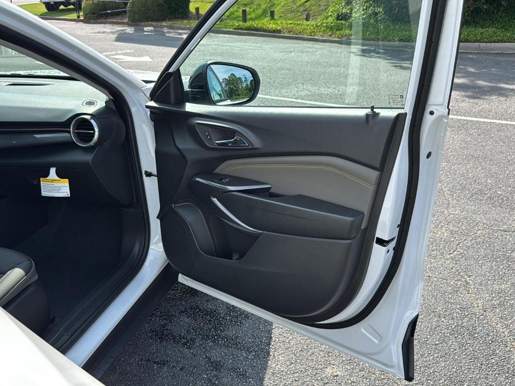 new 2025 Chevrolet Trax car, priced at $25,980