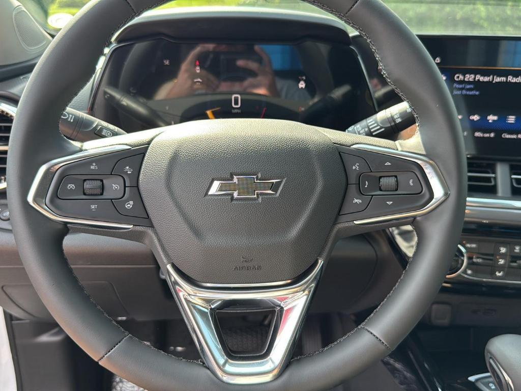 new 2025 Chevrolet Trax car, priced at $25,980