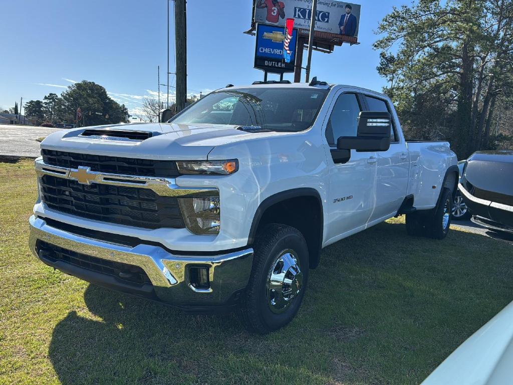 new 2025 Chevrolet Silverado 3500 car, priced at $73,650