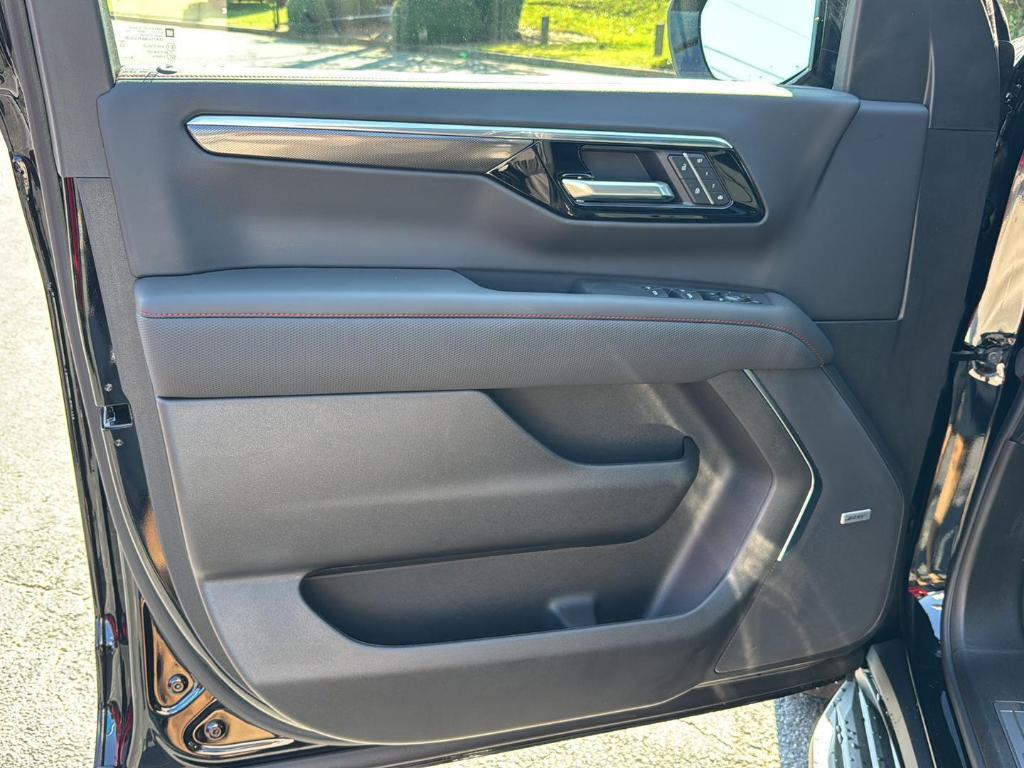 new 2025 Chevrolet Suburban car, priced at $77,690