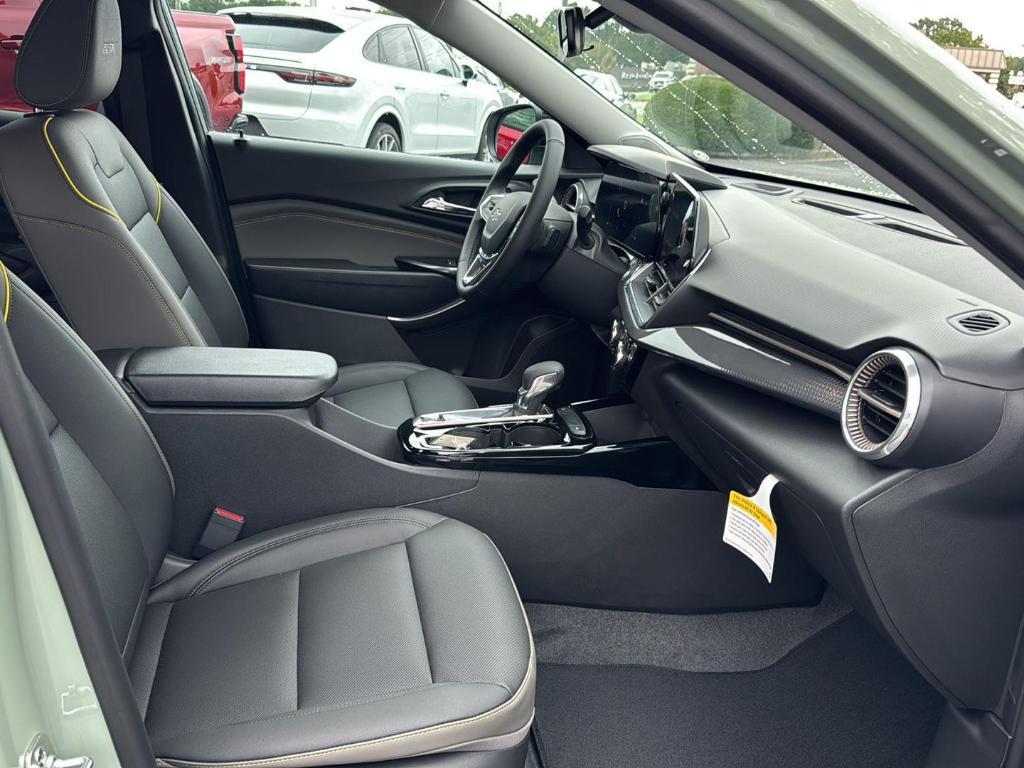 new 2025 Chevrolet Trax car, priced at $25,980
