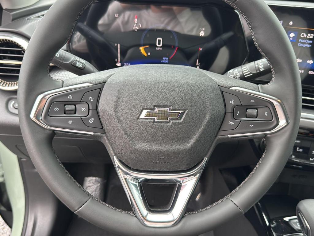 new 2025 Chevrolet Trax car, priced at $25,980