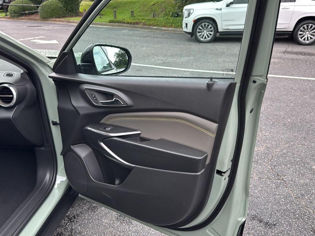 new 2025 Chevrolet Trax car, priced at $25,980