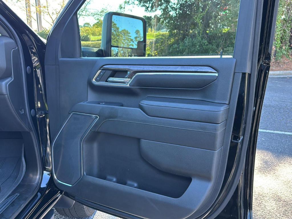 used 2024 Chevrolet Silverado 2500 car, priced at $59,999