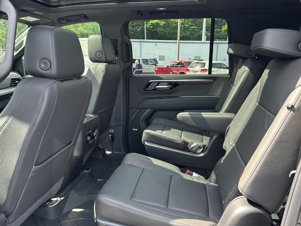 new 2025 Chevrolet Suburban car, priced at $71,320