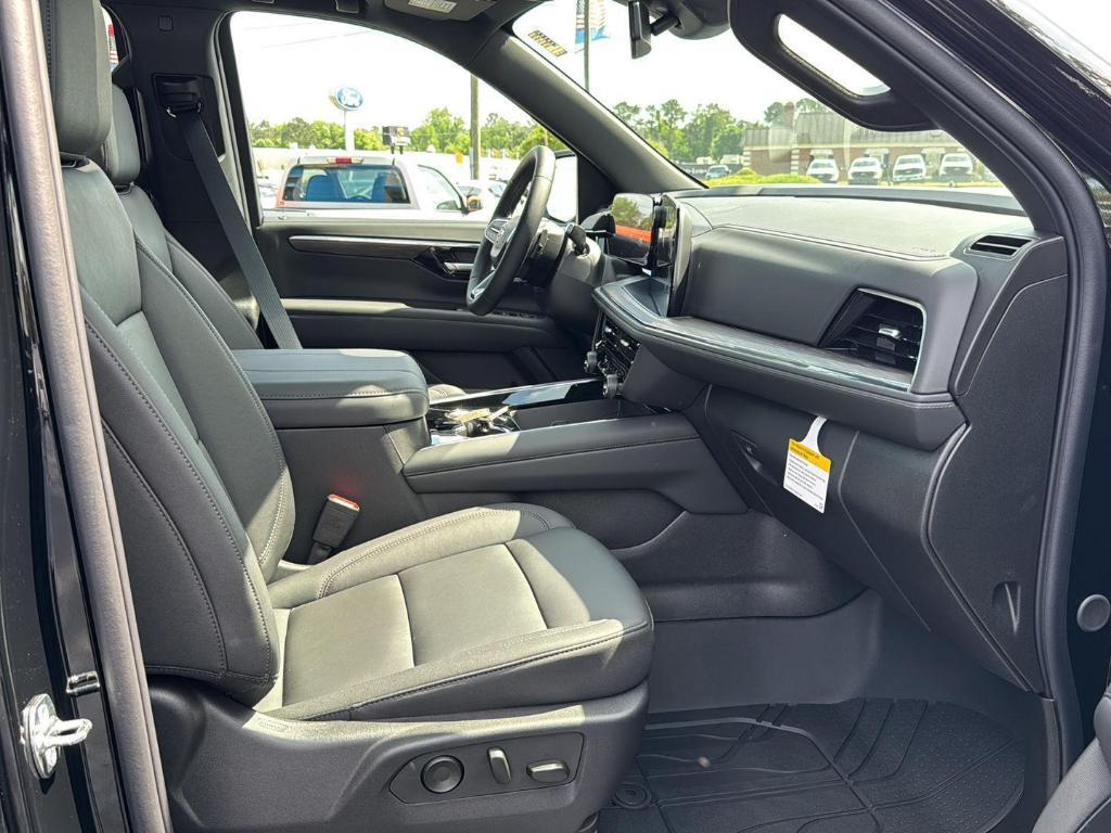 new 2025 Chevrolet Suburban car, priced at $71,320