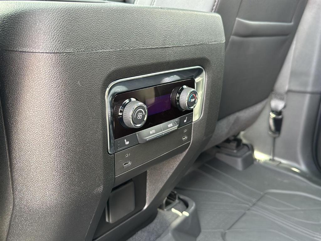 new 2025 Chevrolet Suburban car, priced at $71,320