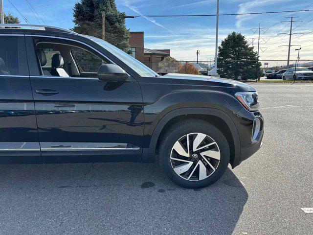 new 2025 Volkswagen Atlas car, priced at $49,438