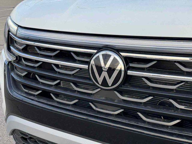 new 2025 Volkswagen Atlas car, priced at $47,618