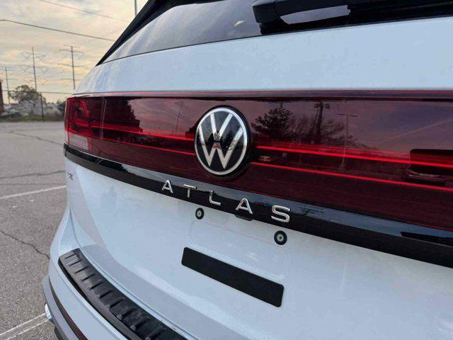 new 2025 Volkswagen Atlas car, priced at $47,618