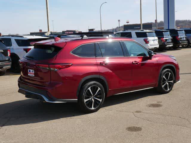 used 2022 Toyota Highlander car, priced at $38,991