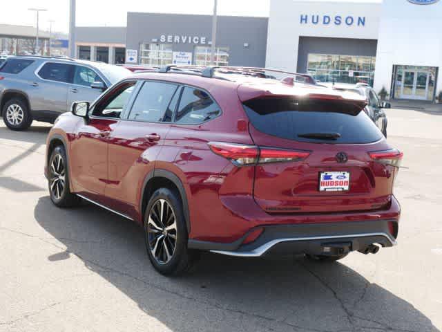 used 2022 Toyota Highlander car, priced at $38,991