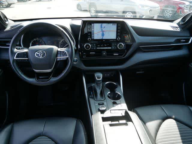 used 2022 Toyota Highlander car, priced at $38,991