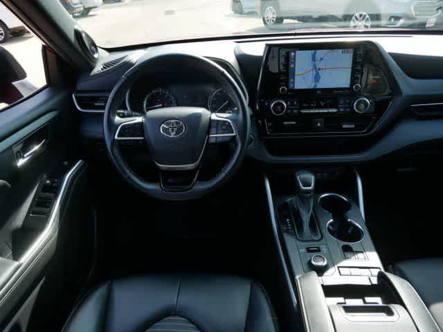 used 2022 Toyota Highlander car, priced at $38,991